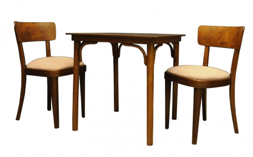 Stół i dwa krzesła autorstwa Michaela Thoneta dla Gebrüder Thonet Vienna GmbH